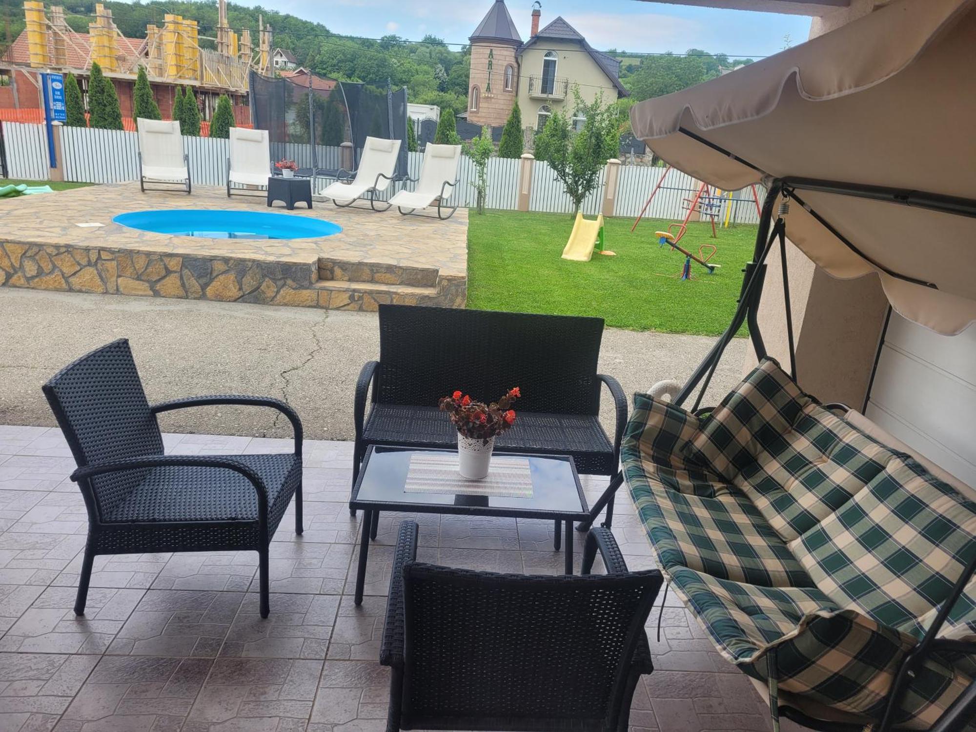 Apartmani Apolon Vrdnik Buitenkant foto